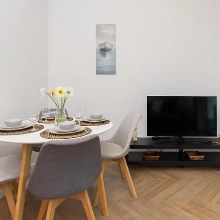 شقة Mlyny Gdanskie With Terrace, Gym & Playground By Renters